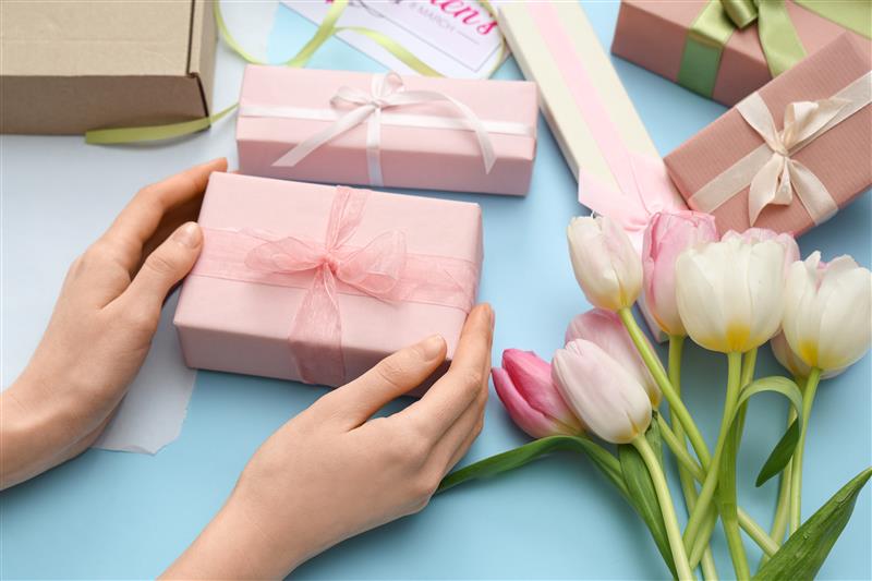 Dzień Kobiet 2026 – prezenty, które zrobią wrażenie title
